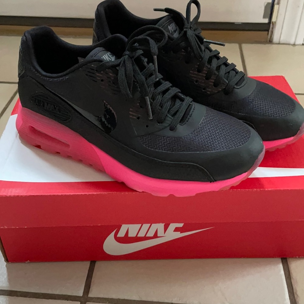 Like new Nike AirMax 90 ultra